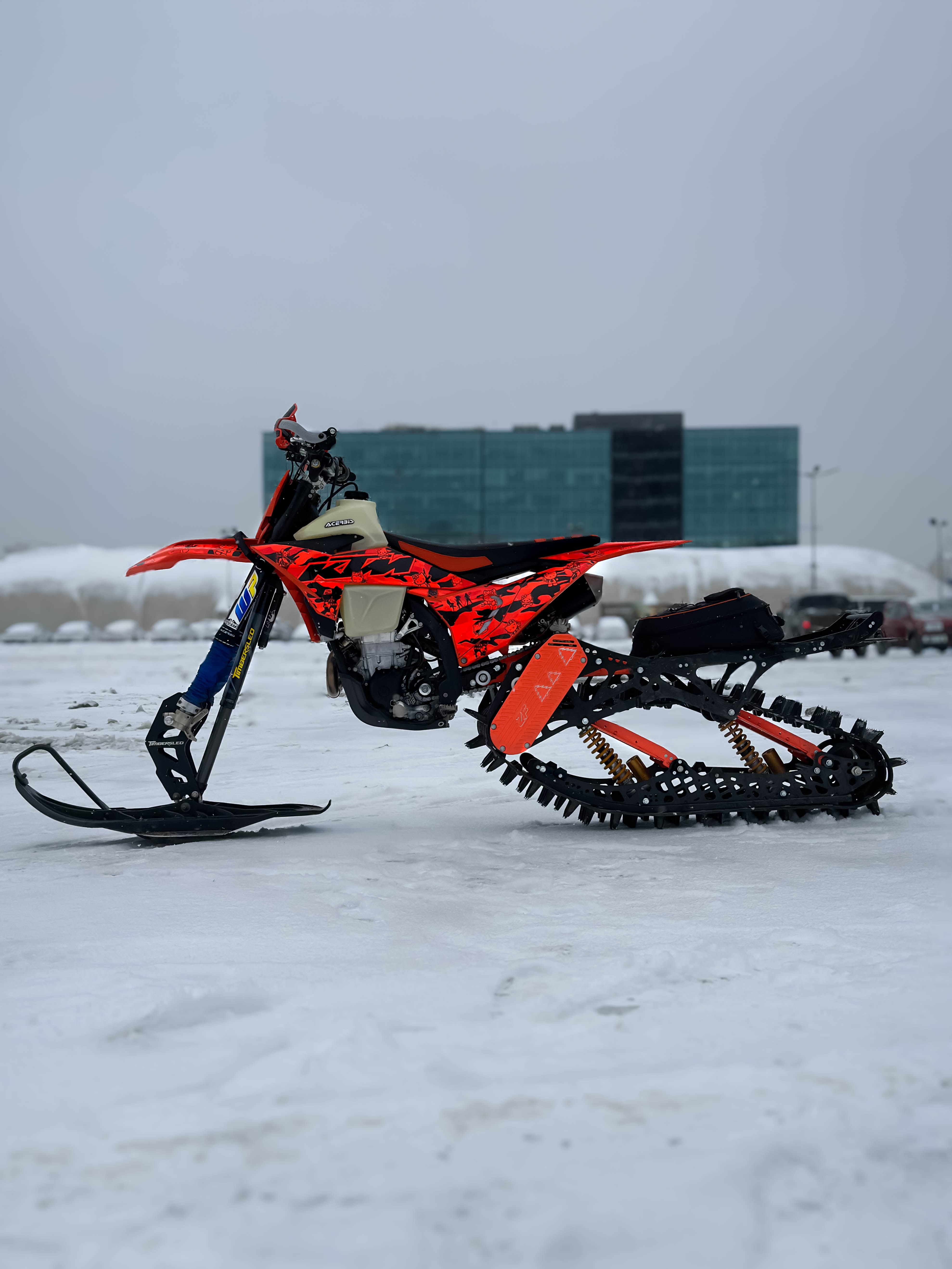 Зимова пригода на сніговому велосипеді KTM