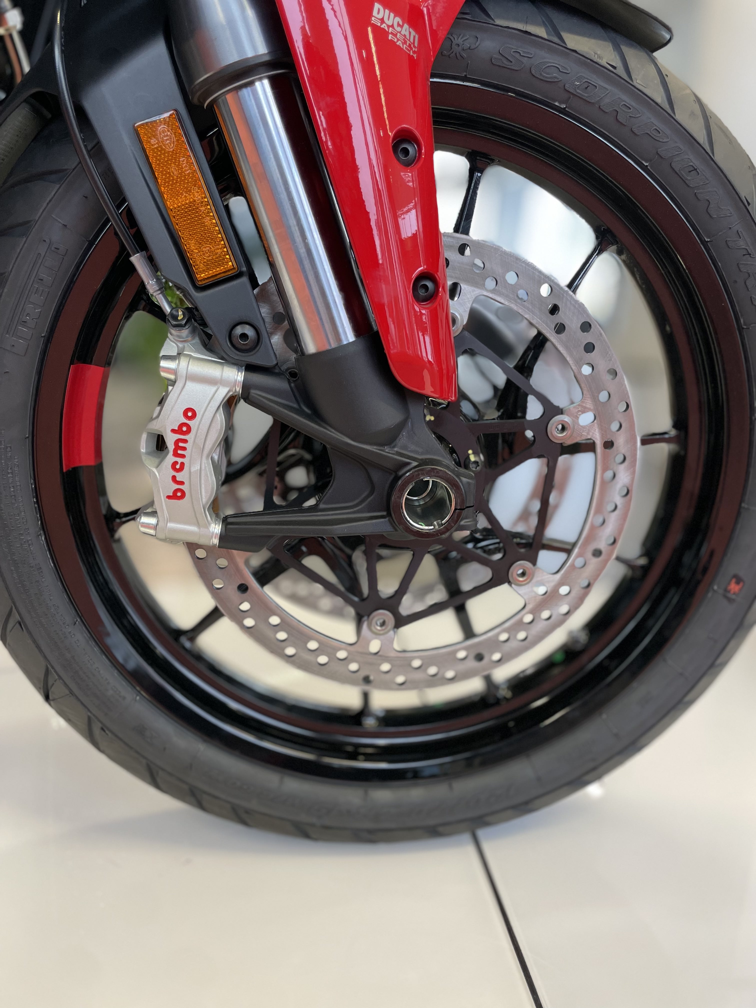 Аренда мотоцикла Ducati Multistrada V4 S
