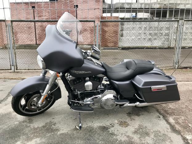 Оренда мотоцикла Harley Davidson Street Glide