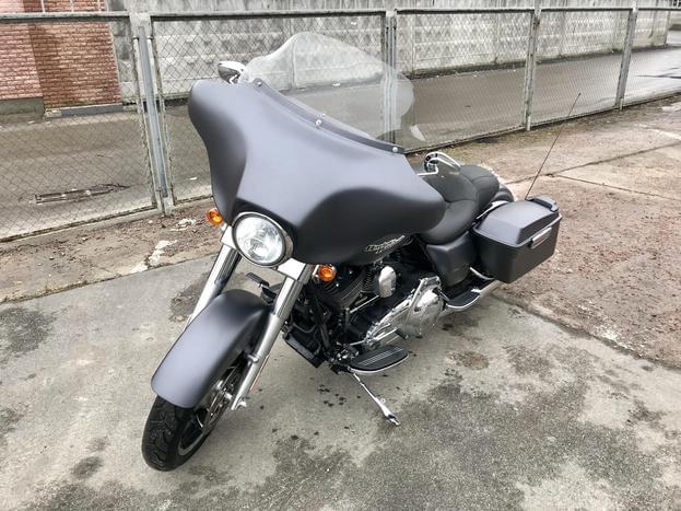 Оренда мотоцикла Harley Davidson Street Glide
