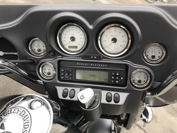 Оренда мотоцикла Harley Davidson Street Glide