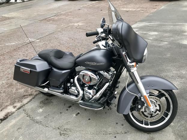 Оренда мотоцикла Harley Davidson Street Glide