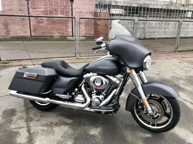 Оренда мотоцикла Harley Davidson Street Glide