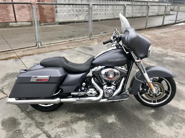 Оренда мотоцикла Harley Davidson Street Glide