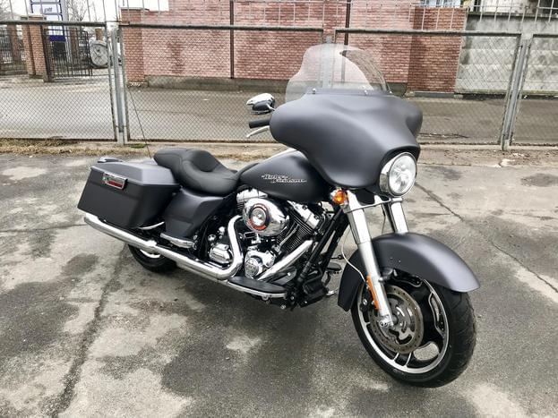 Оренда мотоцикла Harley Davidson Street Glide