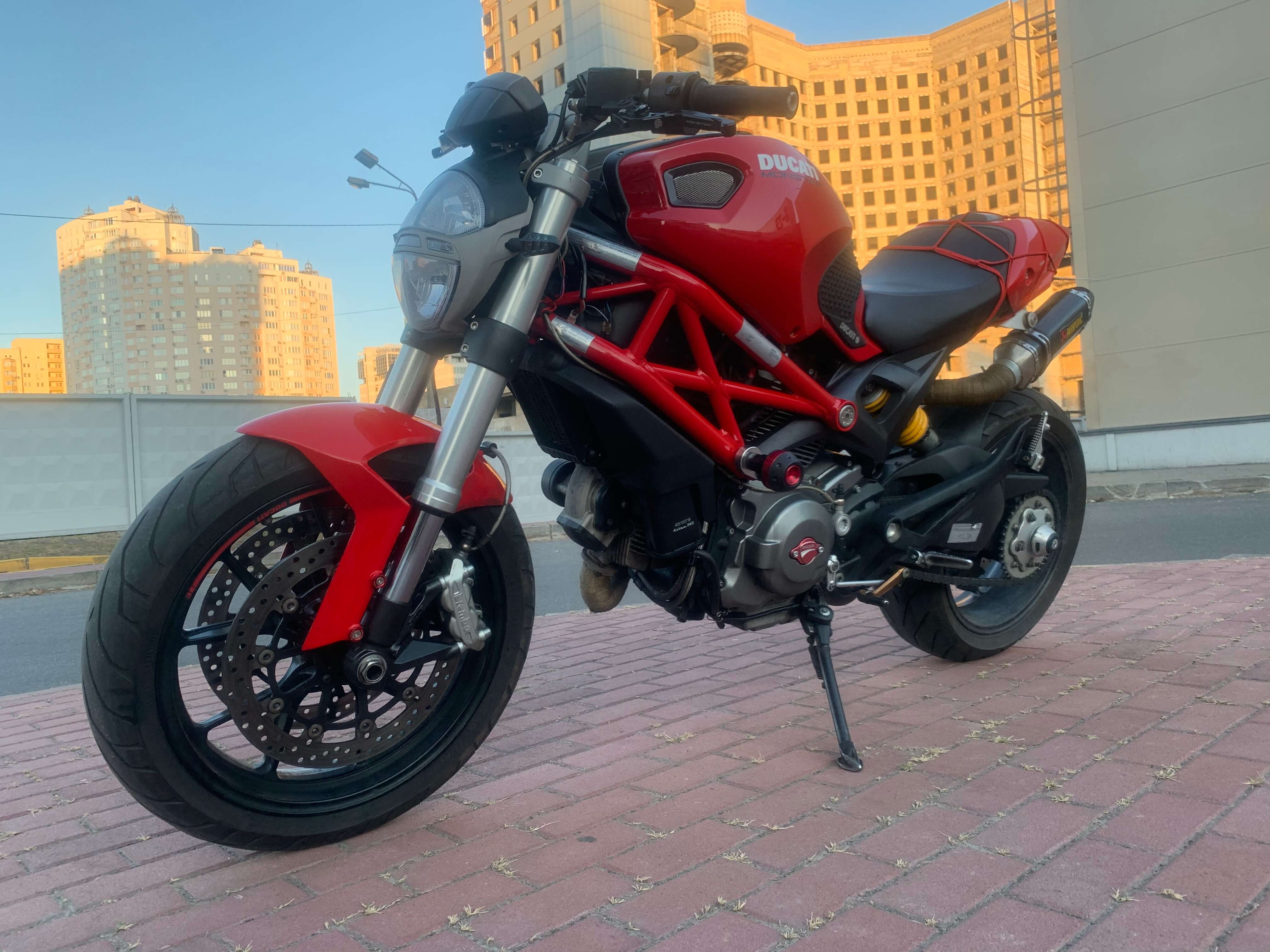 Аренда мотоцикла Ducati Monster 796