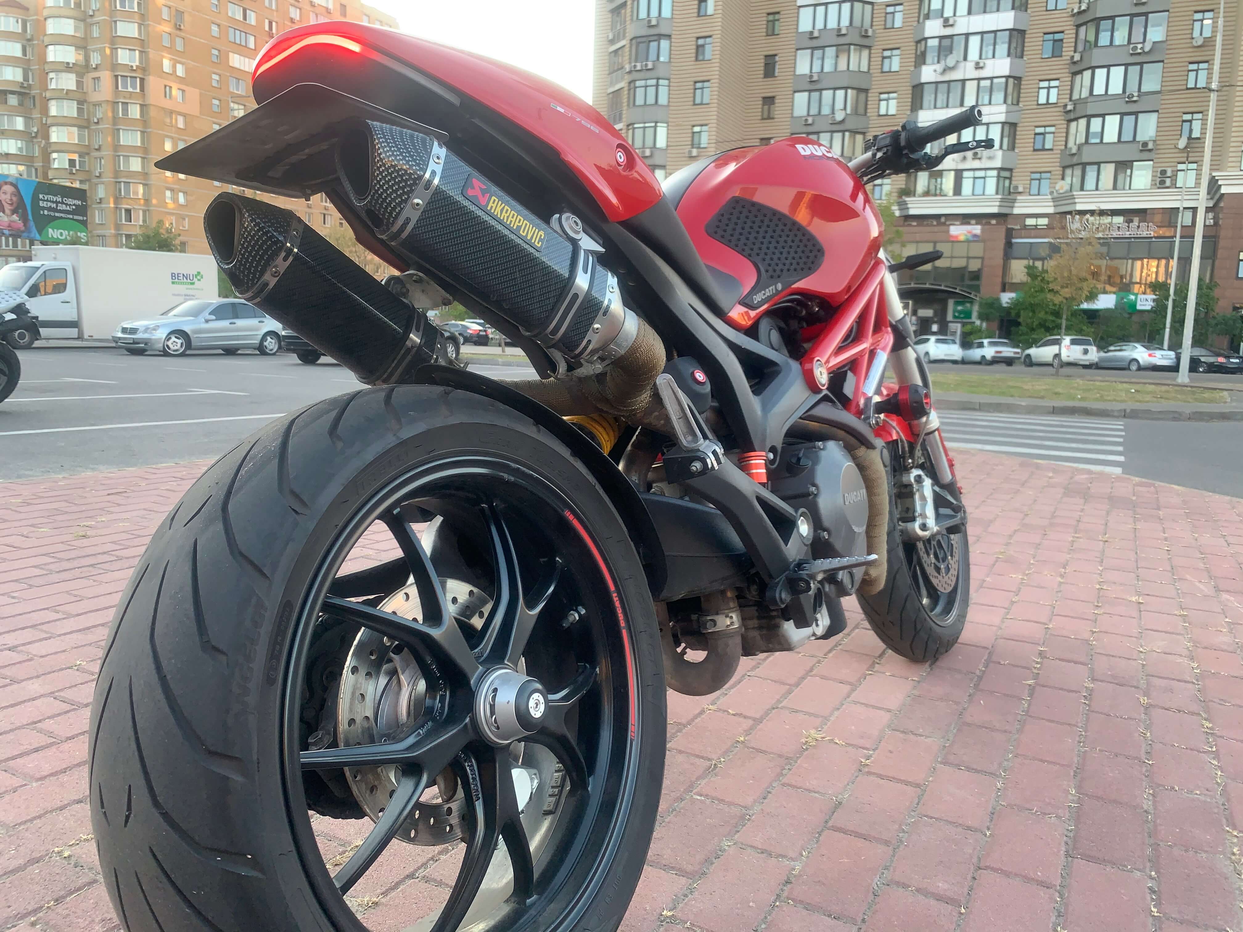Аренда мотоцикла Ducati Monster 796